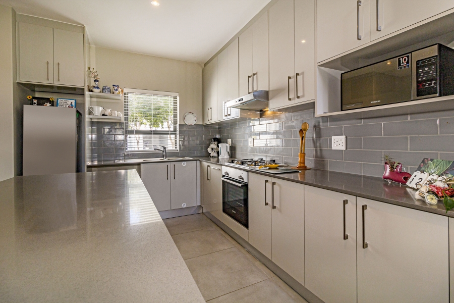 To Let 4 Bedroom Property for Rent in Croydon Gardens Estate Western Cape
